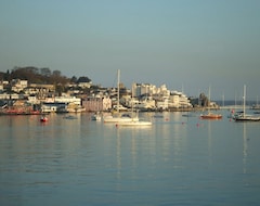 Koko talo/asunto A Seafront Holiday Home With Panoramic Views Of Cowes Harbour And The Solent. (Cowes, Iso-Britannia)