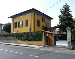 Otel Principe Calaf (Lucca, İtalya)