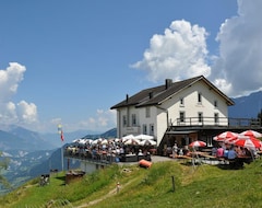 Otel Berghaus Bündner Rigi (Surcuolm, İsviçre)