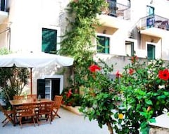 Khách sạn Twin House (Spetses, Hy Lạp)