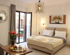 Hotel Deluxe Suites (Chania, Greece)