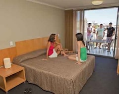 Nhà nghỉ Gilligan's Hotel & Resort Cairns (Cairns, Úc)