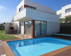 Koko talo/asunto Praia Do Bom Sucesso / Lagoa De Óbidos - Modern 3 Bedroom Villa With Heated Pool (Caldas da Rainha, Portugali)