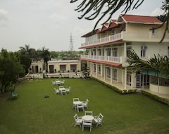 Bed & Breakfast Skyview Holiday Home (Chandigarh, Intia)