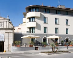 Hotelli Hotel Il Gambero (Salo, Italia)