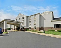 Khách sạn Comfort Inn & Suites (North East, Hoa Kỳ)