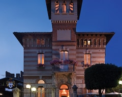 Khách sạn Cangrande Hotel (Lazise sul Garda, Ý)