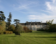Hotel Château de Sully (Sully, France)