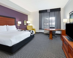 Hotelli La Quinta Inn & Suites Dallas North Central (Dallas, Amerikan Yhdysvallat)