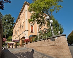 Khách sạn Alla Rocca (Bazzano, Ý)