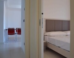 Khách sạn Capitol Apartments (Grado, Ý)