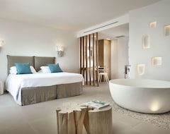 Gabbiano Azzurro Hotel & Suites (Golfo Aranci, Italy)