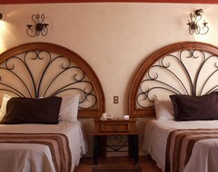 Khách sạn Hotel Trebol (Oaxaca, Mexico)