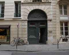 A Parisian Boutique Hotels (Paris, France)