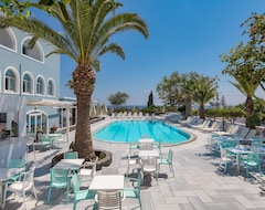 Hotel Makarios (Kamari, Greece)
