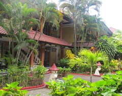Khách sạn Puri Naga Beachfront Cottages (Legian, Indonesia)