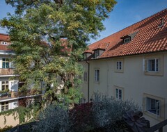 Otel Monastery Garden Prague (Prag, Çek Cumhuriyeti)