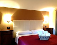 Hotel Domus Tiberina (Rome, Italy)