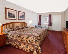 Otel The Ideal Mix Of Value, Comfort, And Convenience! Free Parking, Onsite Pool (Traverse City, ABD)