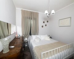 Hotel Les Petites Maisons (Marta, Italy)