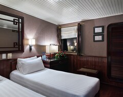 Hotel Emeraude Classic Cruises (Ha Long, Vietnam)