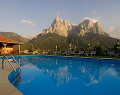 Hotel Mirabell Alpine Garden Resort & Spa (Kastelruth, Italien)