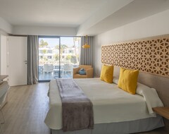 Hotel Oasis Lanz Beach Mate (Costa Teguise, Spain)