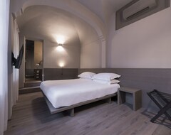 Khách sạn Dei Barbieri (Rome, Ý)