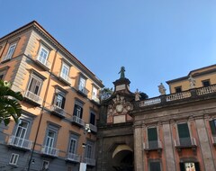 Hotel Five Boutique Rooms (Naples, Italy)