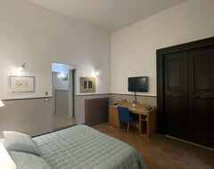 Khách sạn Resort Costantinapoli 27 (Napoli, Ý)