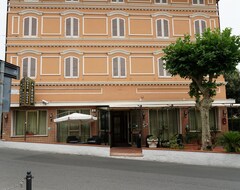 Hotel Casa Rossa (Montecatini Terme, Italy)