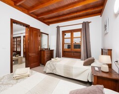 Hotel Villa Blanca - Three Bedroom (Playa Blanca, Spain)