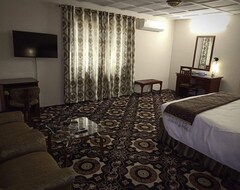 Indus Hotel (Hyderabad, Pakistan)