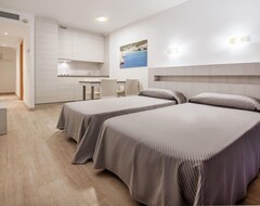 Khách sạn Sol y Vera Apartments (Magaluf, Tây Ban Nha)