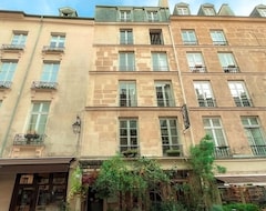 Hotel De La Place Des Vosges (Paris, France)
