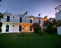Khách sạn Aegeon Hotel (Skala Kalloni, Hy Lạp)