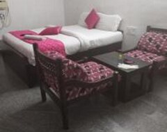 Hotel Pink (Chennai, India)