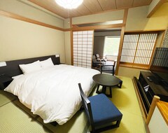 Khách sạn Grandvriohotel Unazukionsen (Kurobe, Nhật Bản)