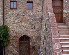 Hotel Castello Di Monteliscai (Siena, Italy)