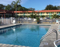 Khách sạn Super 8 By Wyndham Sarasota Near Siesta Key (Sarasota, Hoa Kỳ)