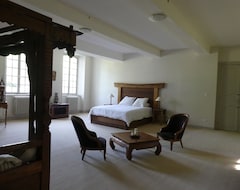 Otel Chateau Du Val Larbont (La Bastide du Sérou, Fransa)