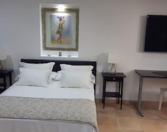 Hotel Independent And Unique Guest Room In The Prat De Llobregat (El Prat de Llobregat, España)
