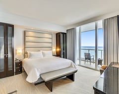 Fontainebleau Hotel Sorrento 2 Bedroom Suite Oceanfront (Miami, ABD)