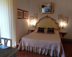 Hotel Relais Cavalcanti Guest House (Florence, Italy)