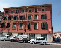Khách sạn Verona House Aparthotel (Verona, Ý)