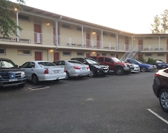 Khách sạn Riverview Motor Inn (Taree, Úc)