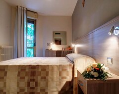 Hotel Domus Pacis Assisi (Assisi, Italy)