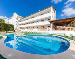 Hotel Apartment Close To The Beach With Pool Access, Private Terrace, Air Conditioning and Wi-fi (Canyamel, Spanien)