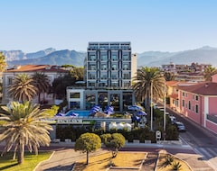 Khách sạn Hotel Excelsior (Marina di Massa, Ý)