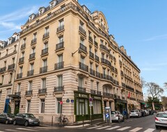 Hotel Perreyve (Paris, France)